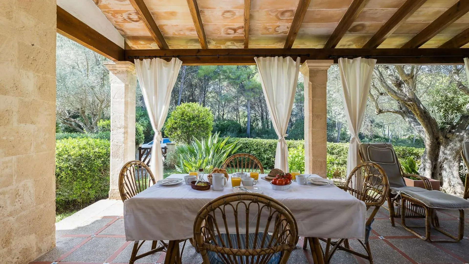 Can Gomila, Beautiful And Quiet Traditional Mallorquin House Cielo de Bonaire